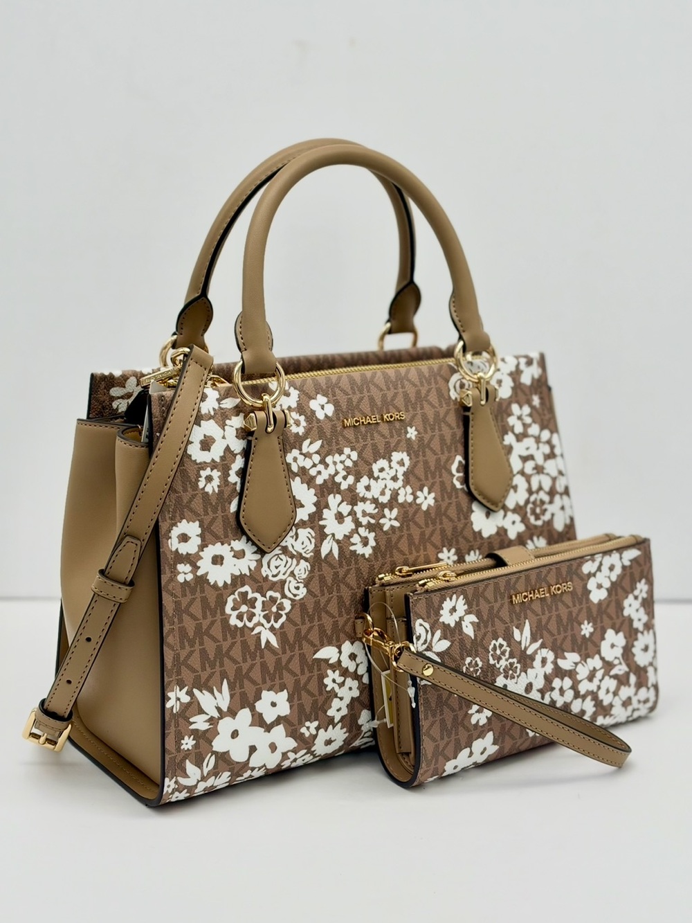 MICHAEL KORS  Marilyn Medium Printed Signature Logo Satchel and Wallet Set